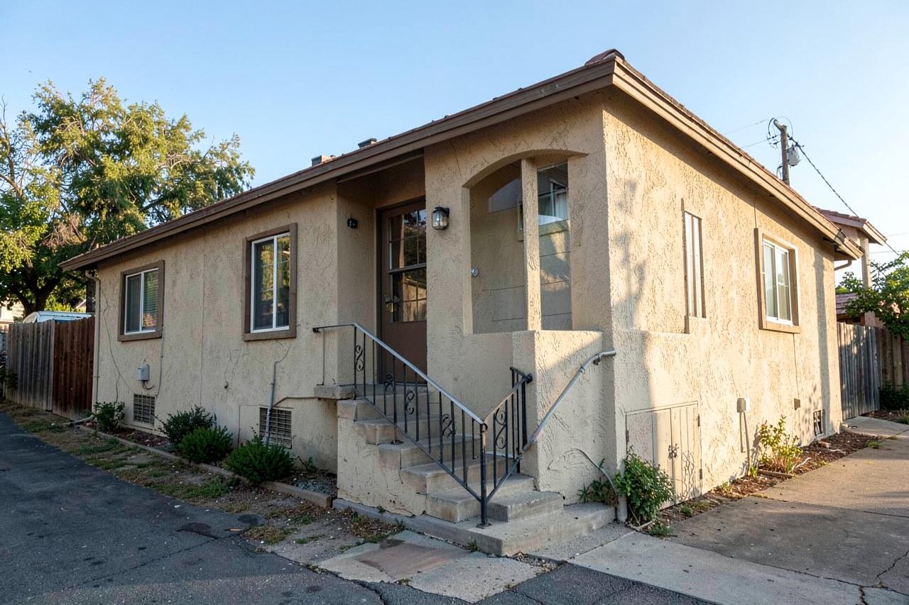 Selling a Duplex With Tenants in California